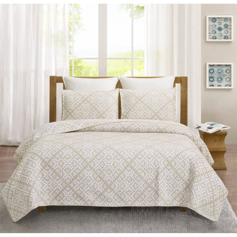 Leaves Jacquard Reversible Quilt Set, King Coverlet + 2 Shams, Beige
