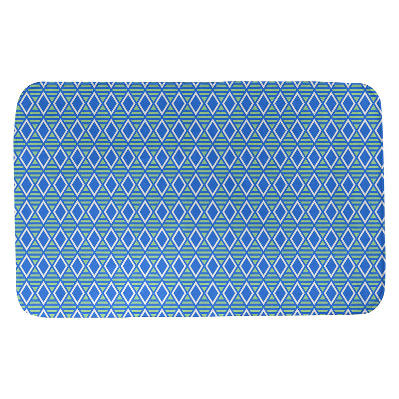 Tapis pour salle de bain à carreaux géométriques Mcguigan, l 21 po x L 34 po, Bleu / orange