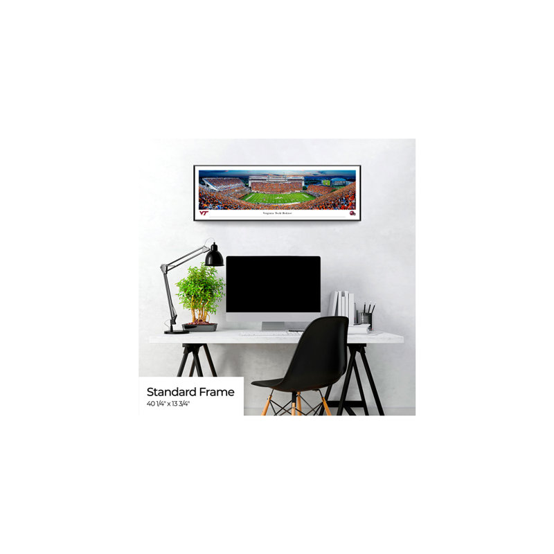 Impression panoramique de Virginia Tech Football, H 13,75 po x l 40,25 po x P 0,38 po, Cadre noir