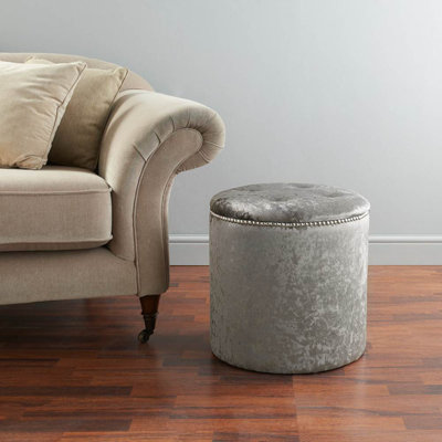 Hepner Velvet Tufted Round Ottoman