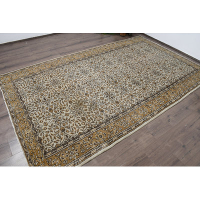 Elegant 66.5x111.8 Inch Wool Rug, Traditional Beige Patchwork Rug