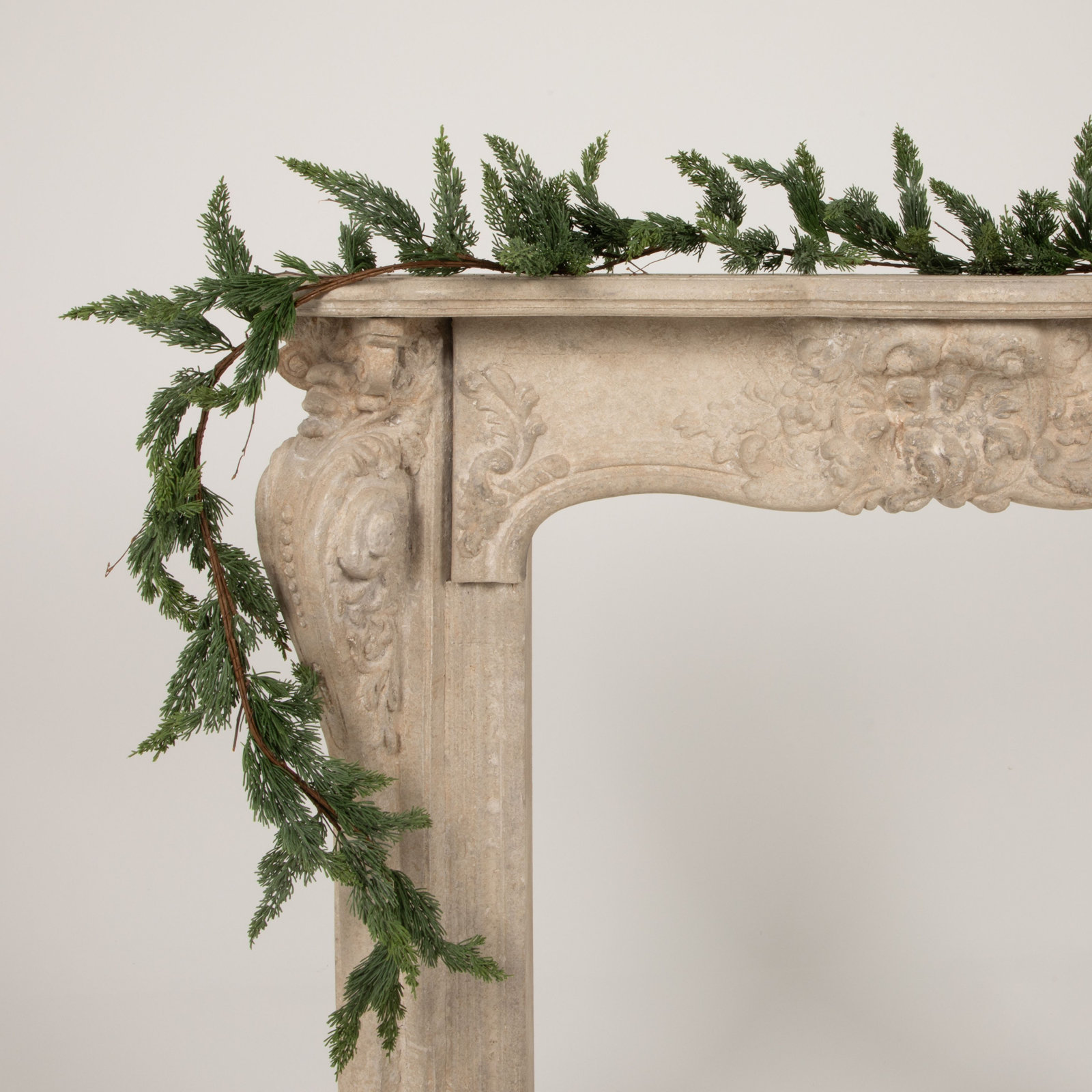 84" Cedar No Holiday Garland