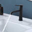 Robinet de salle de bain-117496324