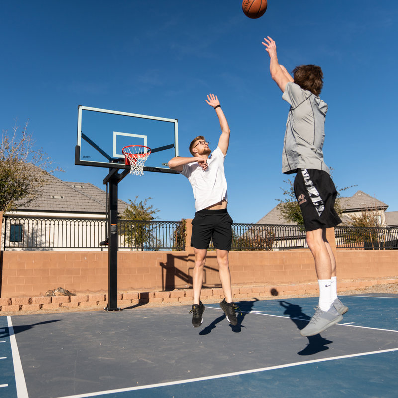 Panier de basketball Lifetime Mammoth Bolt Down (verre trempé de 60 pouces)