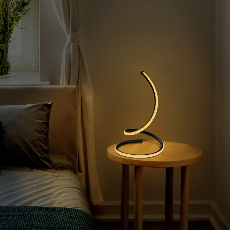 Nivaan Desk Lamp, Black