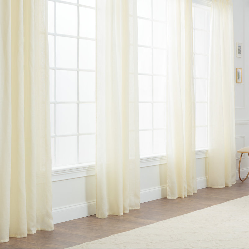 Paire de rideaux semi-transparents avec passe-tringle Moller, l 52 po x L 108 po, Jaune