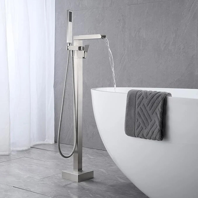 Robinet de sol à cascade avec inverseur