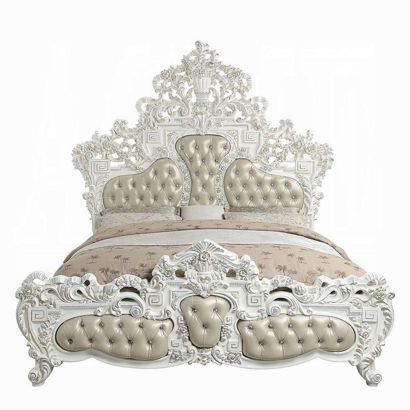 Très grand lit Kin, blanc rétro orné, similicuir beige touffeté