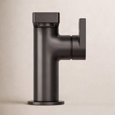 Composed Single-Handle Bathroom Faucet with Drain
