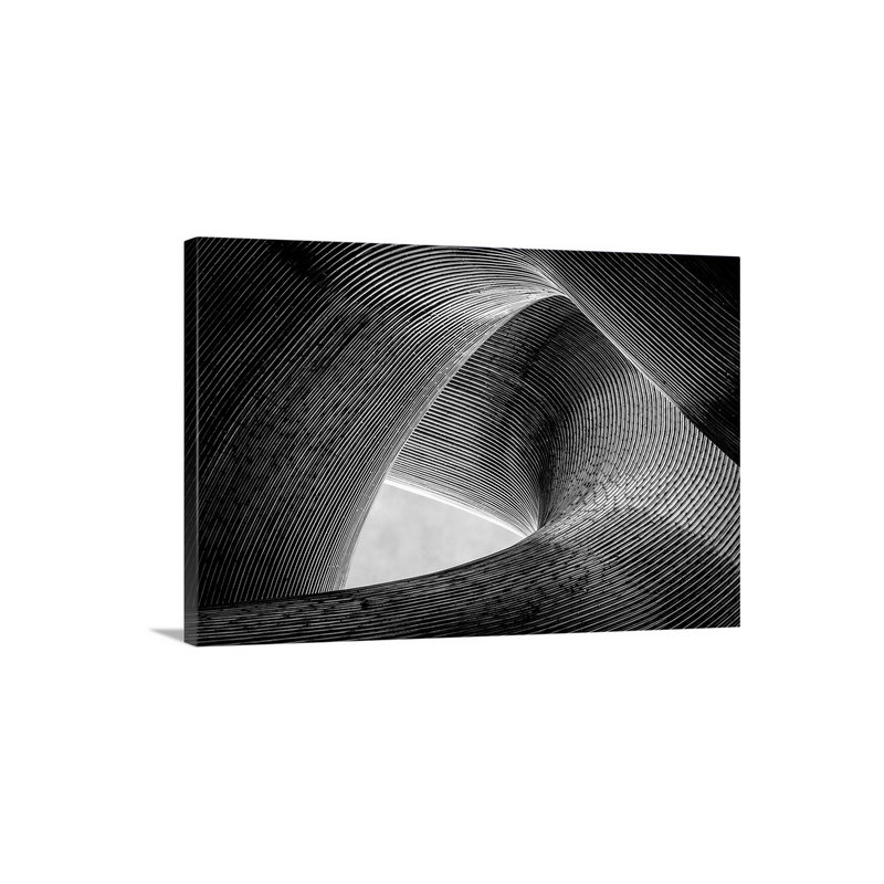 "entrelacés" par peter pfeiffer, impression sur toile, H 24 po x l 36 po x P 1,25 po