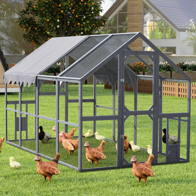 Parc d'extérieur gris pour poulets 110 po avec housse imperméable améliorée, accès pour l'alimentation des animaux de compagnie, deux petites portes d'entrée, filet de sécurité galvanisé, grande aire de jeu de 56,54 pi