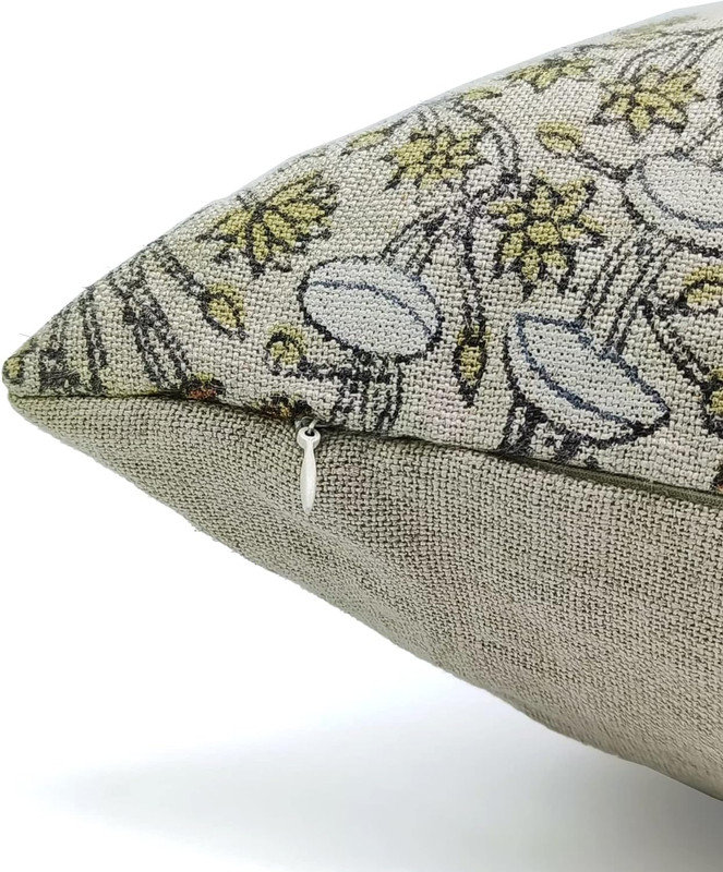 Housse de coussin intérieur / extérieur Floral Linen, 14 po x 14 po, Carré, Vert / noir / motif floral beige 1