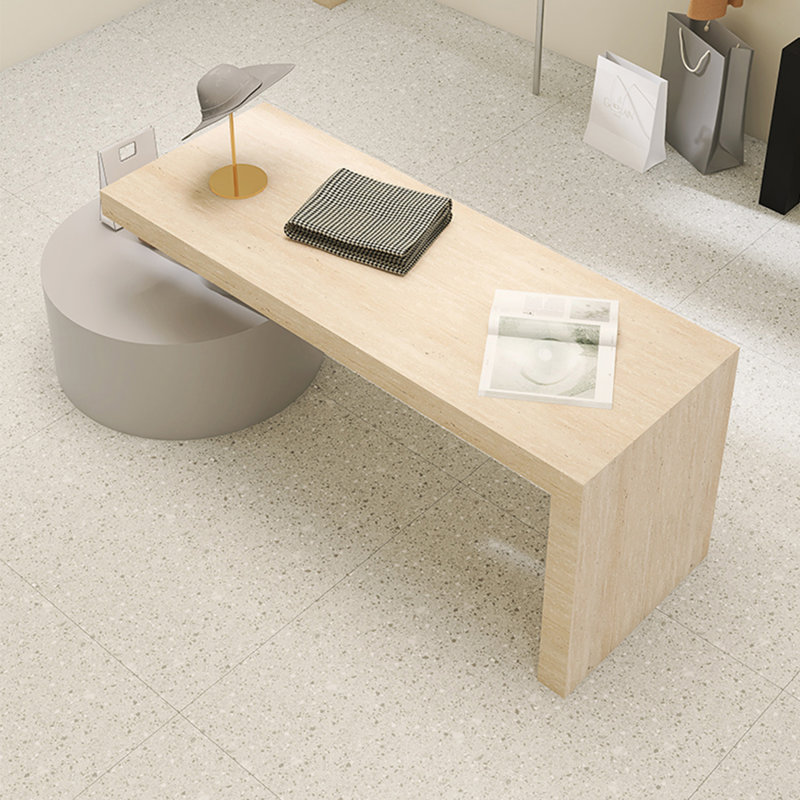 Table basse Merchandiser, Gris, H 27,56 po x l 78,74 po x P 23,62 po