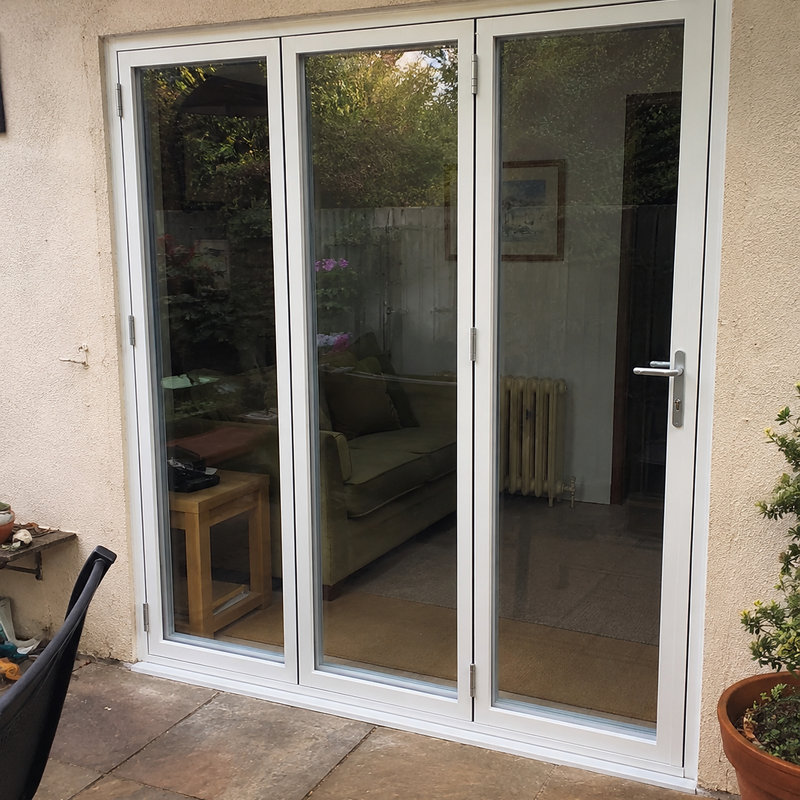 Porte pliante en aluminium pliante à gauche en verre blanc l 96 po x H 96 po (3 + 0), Blanc
