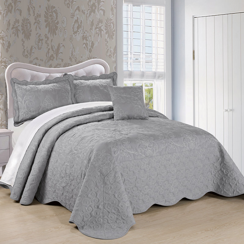 Polyester Damask Quilt with Pillow Shams, King Quilt + 2 King Shams + Throw Pillow, Ash Grey