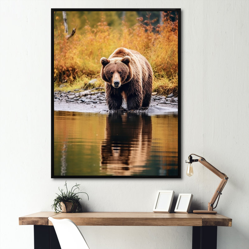 Grizzly dans un paysage de l'Alaska III, Cadre flottant noir, H 32 po x l 16 po x P 1 po