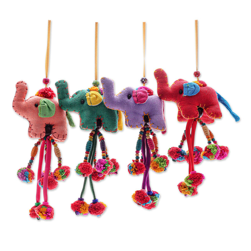 Ensemble de 4 décorations en mélange de coton à pompons faites à la main The Holiday Aisle® (ensemble de 4)
