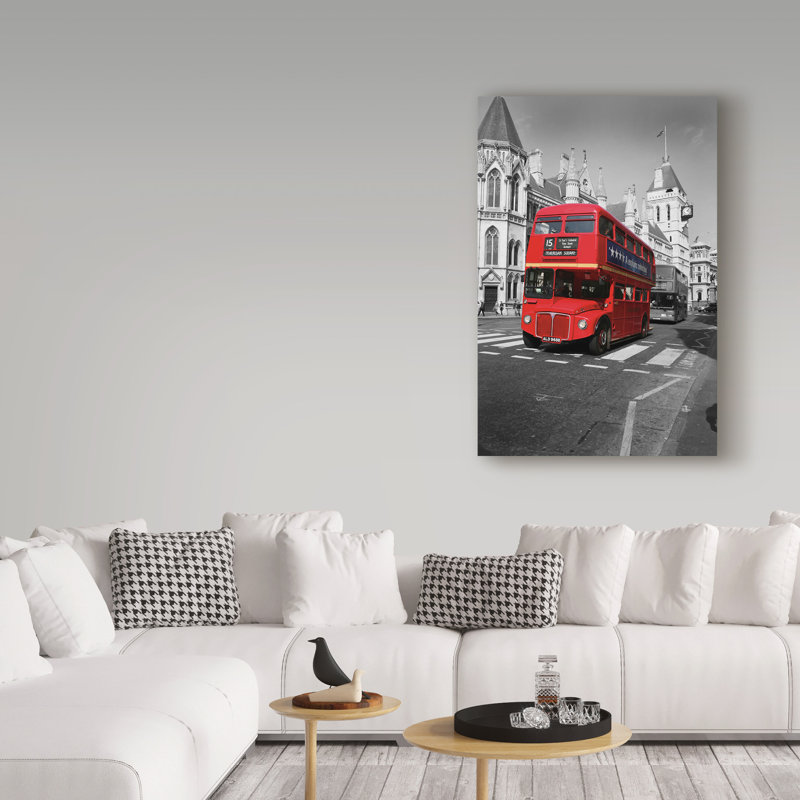 Avisha «Red Bus», reproduction de photo sur toile tendue, H 47 po x l 30 po
