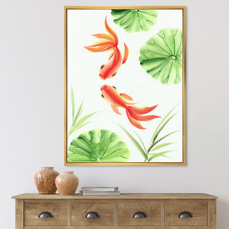 Poisson rouge parmi les feuilles de lotus - reproduction sur toile, H 40 po x l 30 po x P 1 po, Toile encadrée d'or