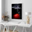 Pomme rouge vif dans l'eau sur toile-348189384-348189385