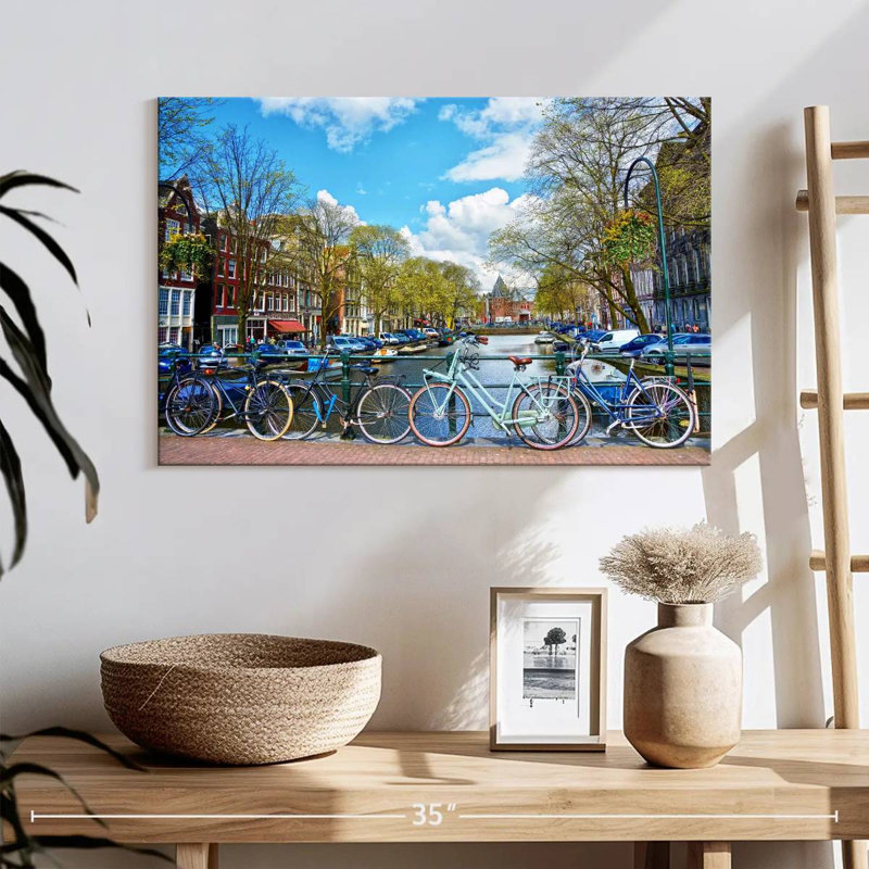 Lilie Amsterdam, vélos sur le pont, H 16 po x l 24 po