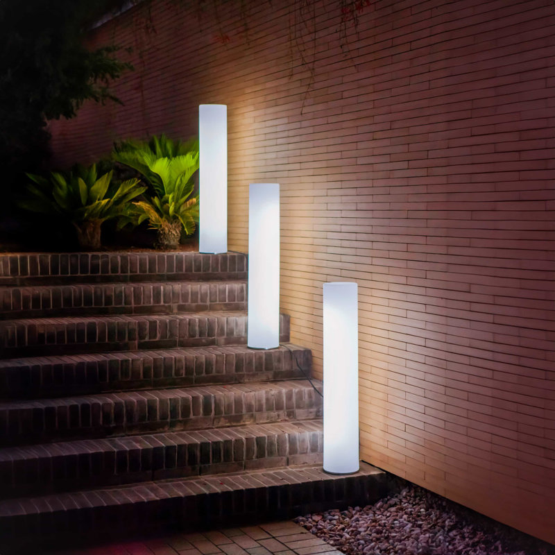 Lampe sur pied d'extérieur à DEL 39 po