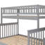 Lit superposé simple au-dessus d'un lit double avec lit gigogne et escalier gris - sécuritaire et confortable-132995906