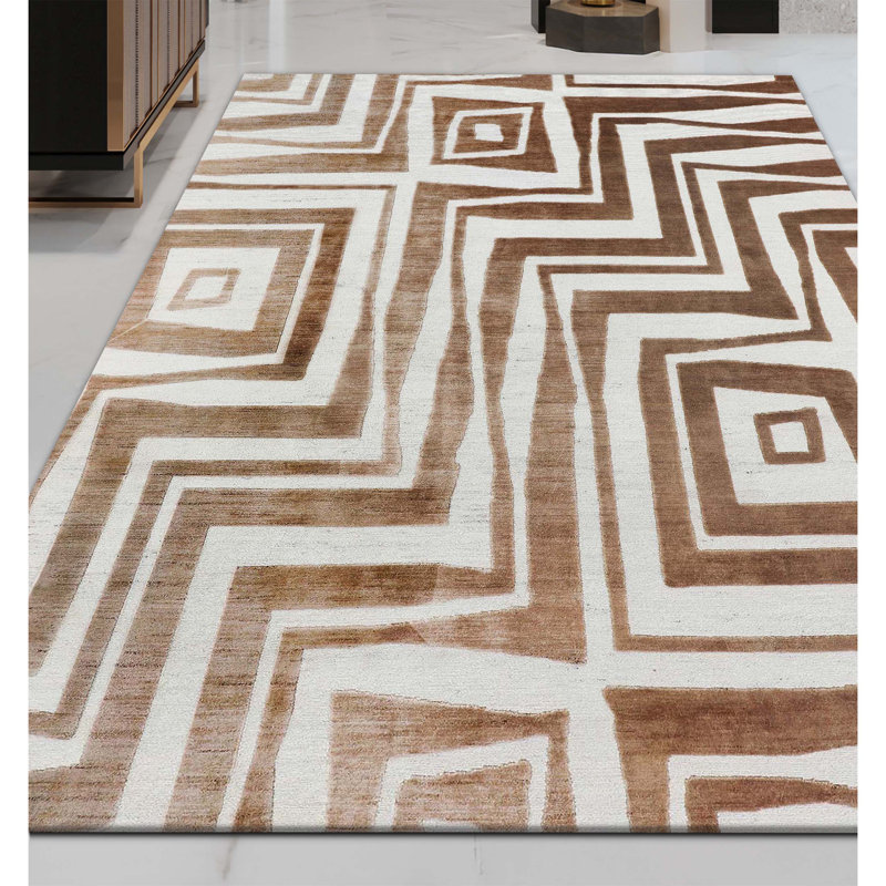 Geometric Area Rug in Ivory/Light Brown, Rectangle 8' x 10'