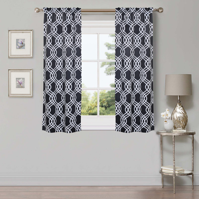Paire de rideaux obscurcissant 100% polyester Écosse, L 52 po x L 63 po, Noir