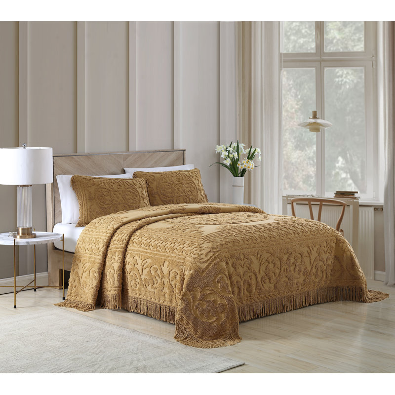 Medallion Cotton Farmhouse / Country Quilt, King, Gold