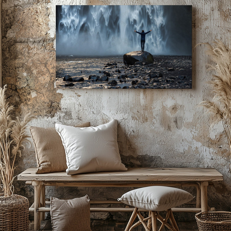 Toile, une figure solitaire se dresse triomphalement sur un rocher robuste sur un art mural, H 9 po x l 12 po