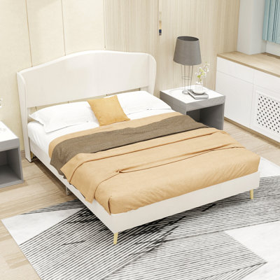 Lit tapissier en velours - Rehausse la chambre principale avec une touche luxueuse et paisible. La structure robuste assure un sommeil paisible, alliant luxe et confort en un seul