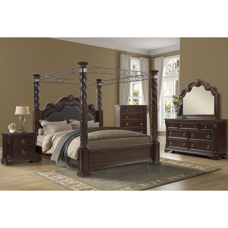 Commode 5 tiroirs en acajou traditionnel