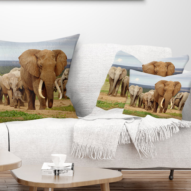 Grand livre d’éléphant en coussin lombaire