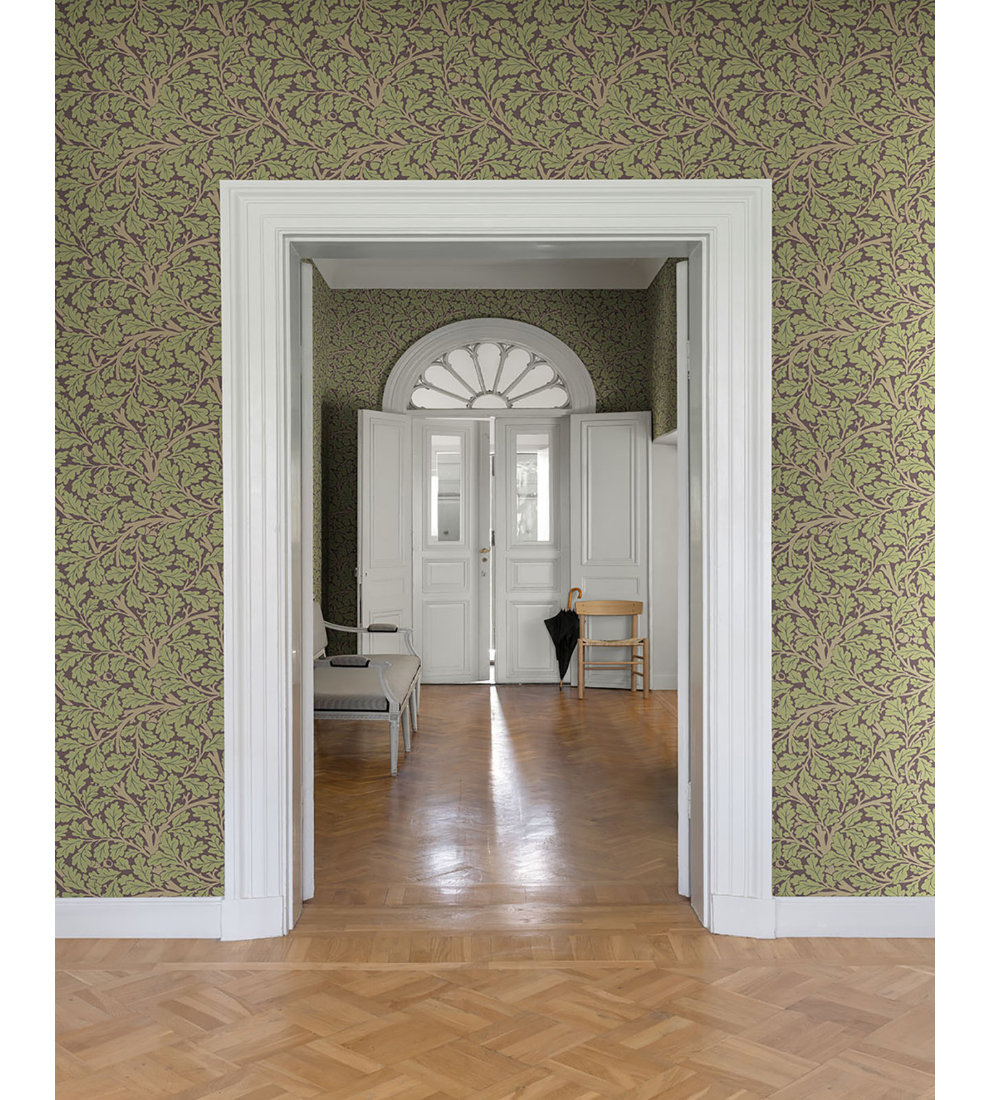 Oak Tree Modern Floral Wallpaper, Plum