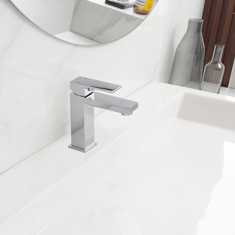 Robinet pour salle de bain à poignée simple, Chrome poli