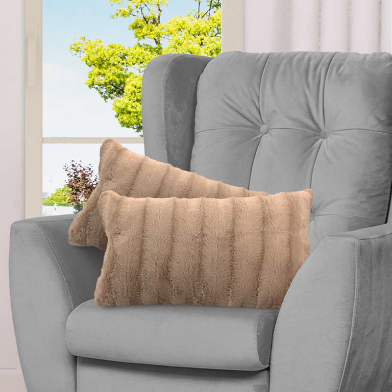 Housse et coussin rectangulaire imitation fourrure Swampscott, Sable