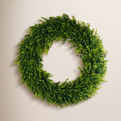TEA LEAF BOXWOOD WREATH