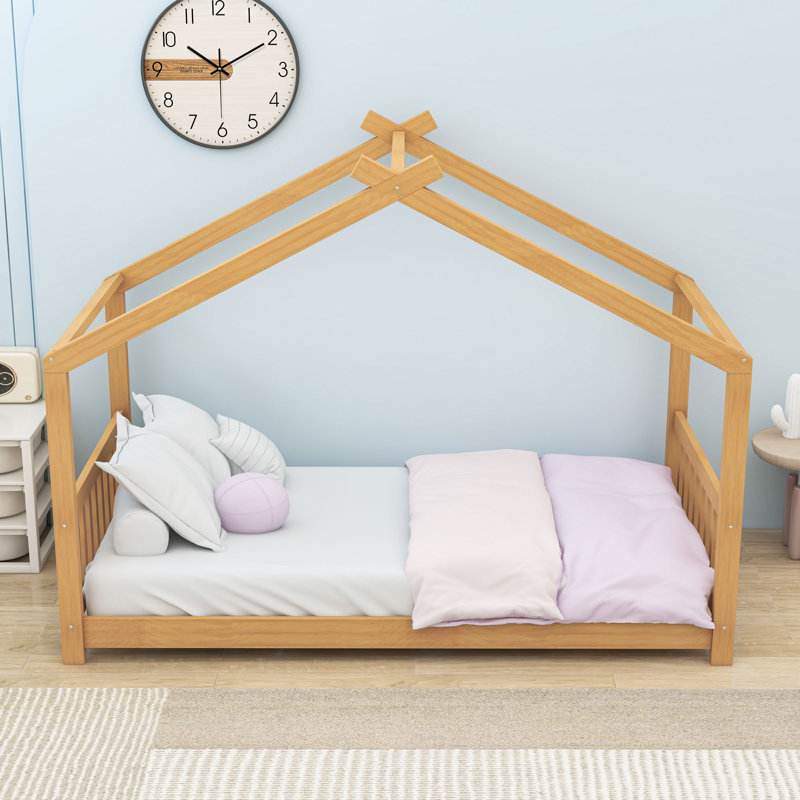 Lit plateforme simple avec lattes et conception ludique, Naturel