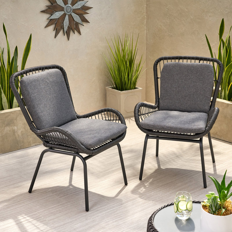Chaise de patio avec coussins Mccaskill, Structure grise / coussin gris foncé