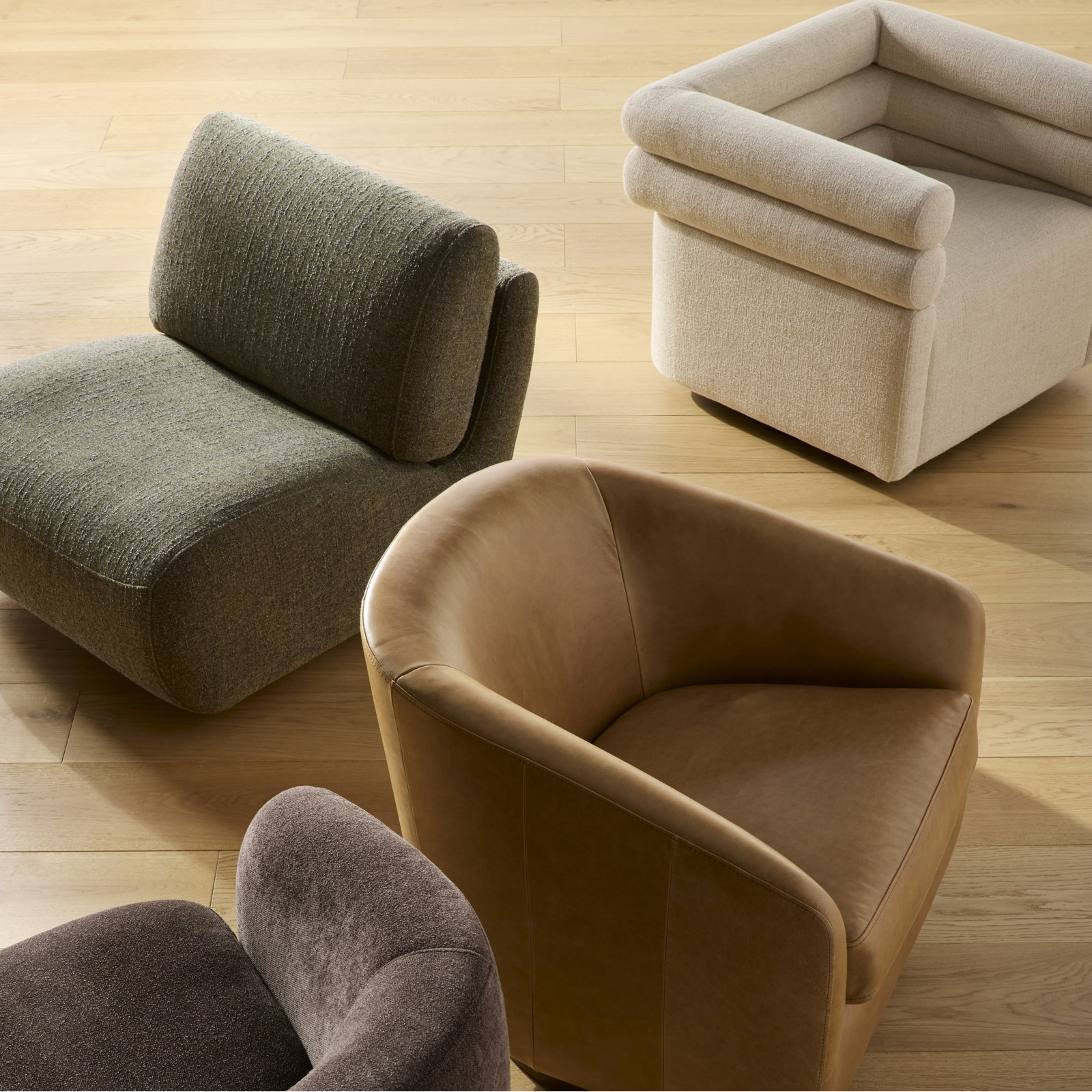Arve 32.25" W Swivel Armchair, Cream Polyester Blend