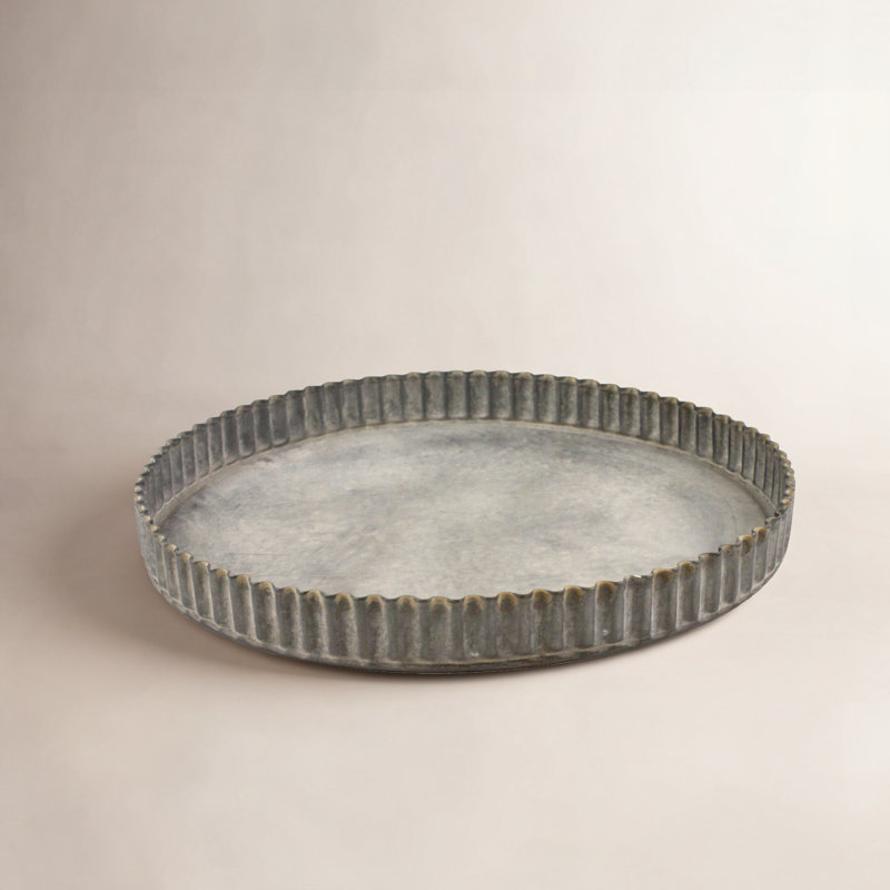 Plateau cloche en acier Hadler Farmhouse, H 0,75 po x l 7,5 po