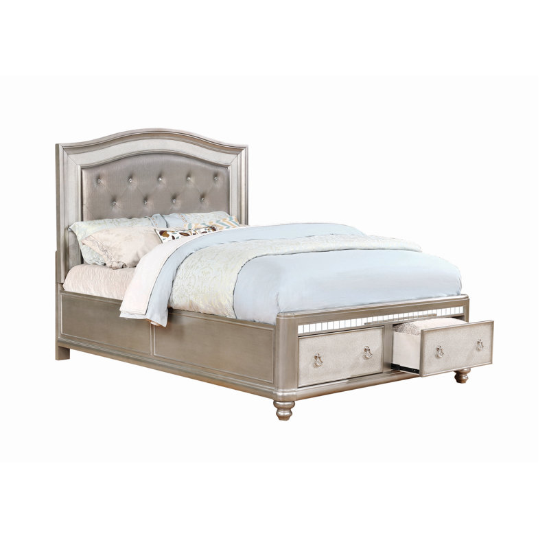 Willa Metallic Platinum 3-Piece Queen Bedroom Set with Dresser and Mirror