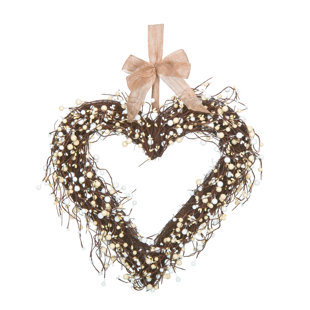 Valentine's Day Winter Wreaths You'll Love