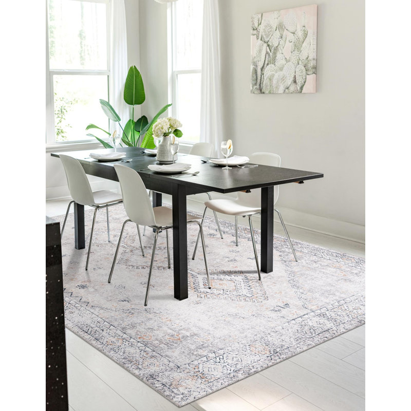 Tapis Akash Thorine, Beige, Rectangle 4 pi 1 po x 6 pi 1 po