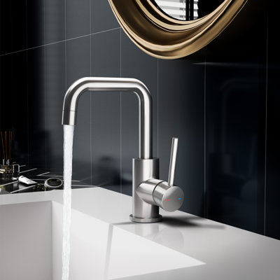 Square Single Hole Single-handle Bathroom Faucet
