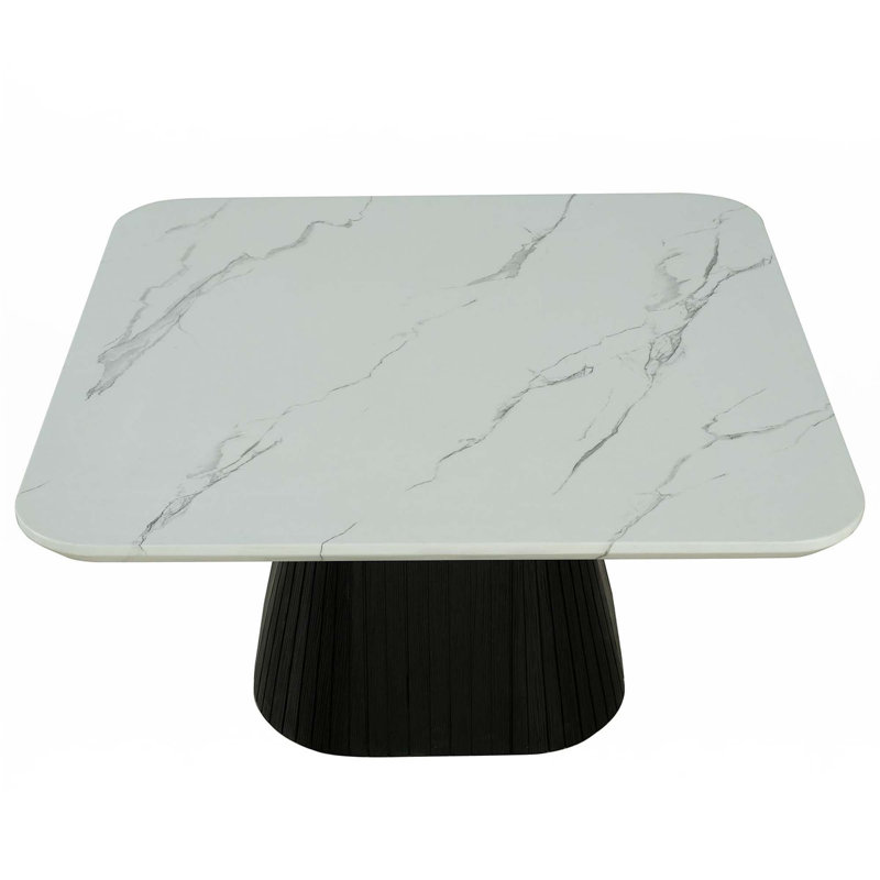 Table basse carrée de style contemporain