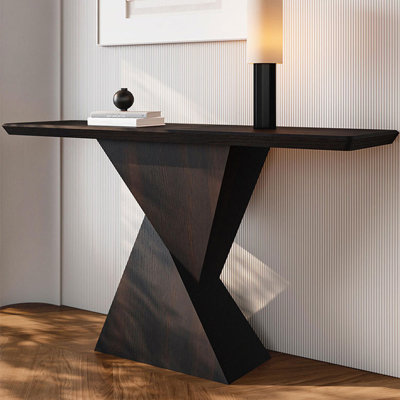 Table de véranda en bois de style français.