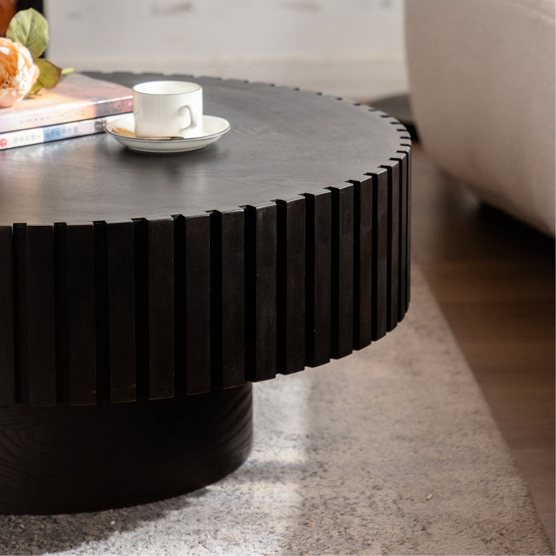 Table basse avec motifs en relief faits à la main, forme ronde pour les accents en bois fabriqués à la main, pièce, Noyer