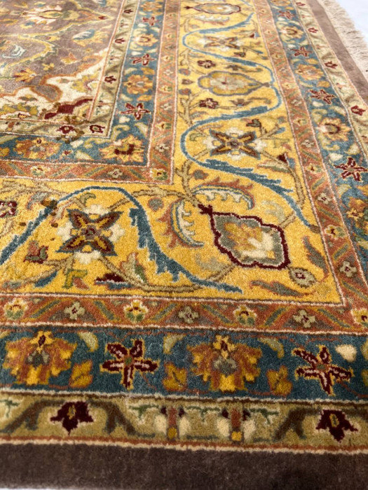 Fin Tabriz noué à la main 7 pi 11 po x 9 pi 11 po